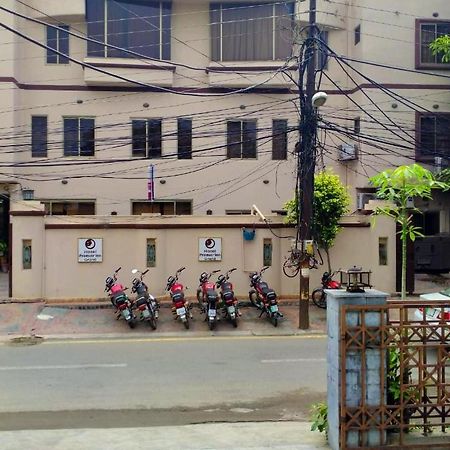Lokal Rooms X Gulberg ลาฮอร์ ภายนอก รูปภาพ