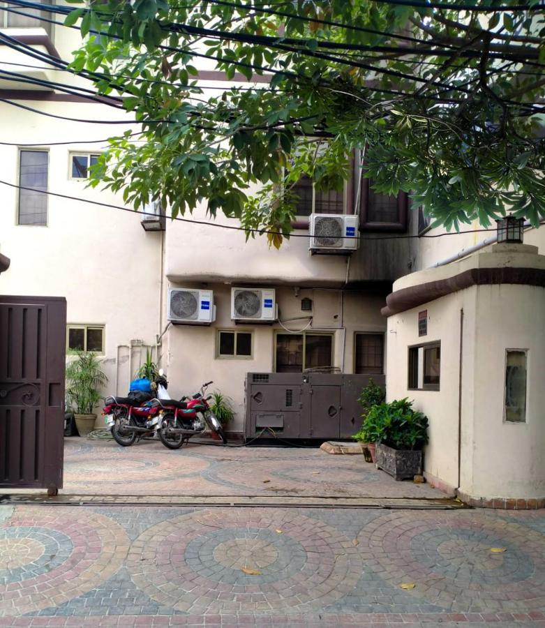 Lokal Rooms X Gulberg ลาฮอร์ ภายนอก รูปภาพ
