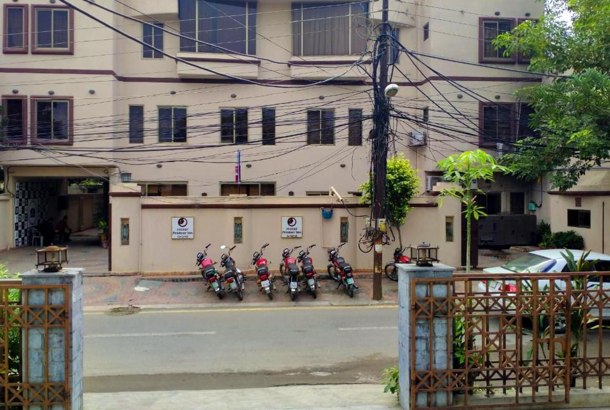 Lokal Rooms X Gulberg ลาฮอร์ ภายนอก รูปภาพ